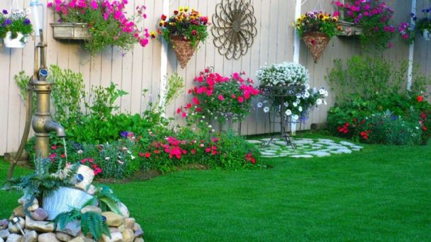 como decorar tu jardin con plantas de jardineria PlantasPara.es